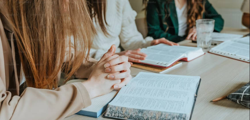 Young people reading